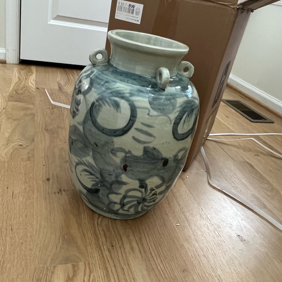 Legend of Asia Blue And White Four Loop Handle Jar Twisted Flower Motif - Picture 6 of 8